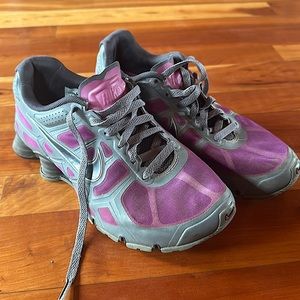Like New: Nike Sneakers